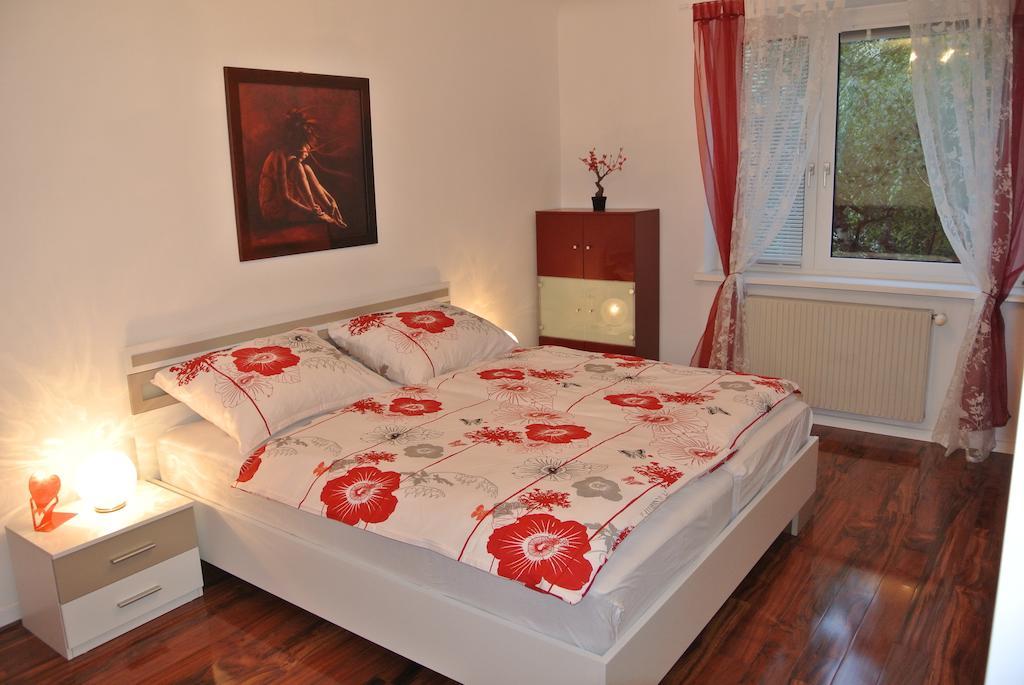 Apartment Paradies - U1 Station Altes Landgut Вена Номер фото