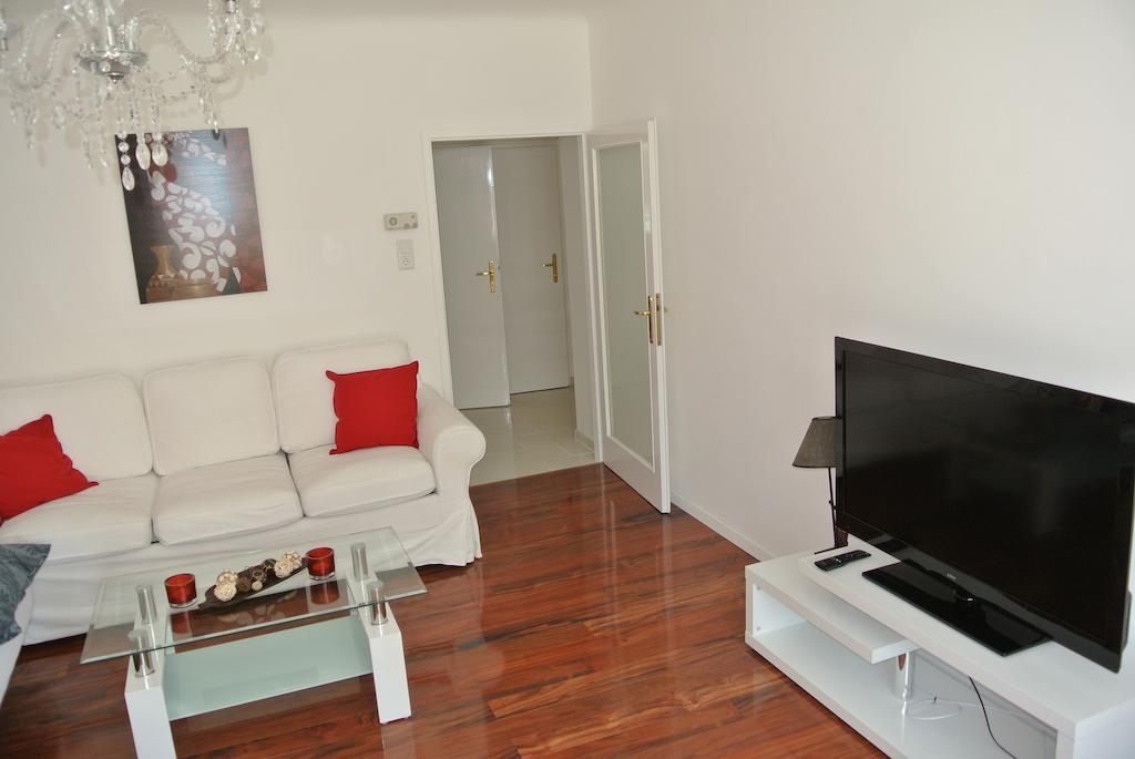 Apartment Paradies - U1 Station Altes Landgut Вена Номер фото