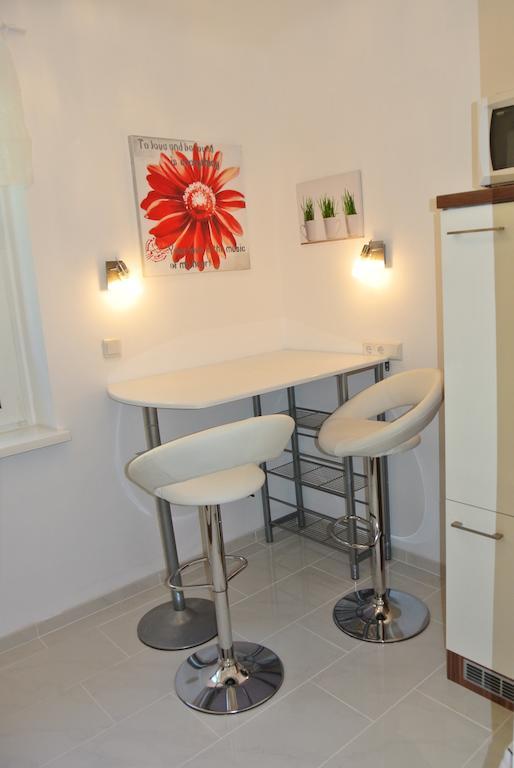 Apartment Paradies - U1 Station Altes Landgut Вена Номер фото